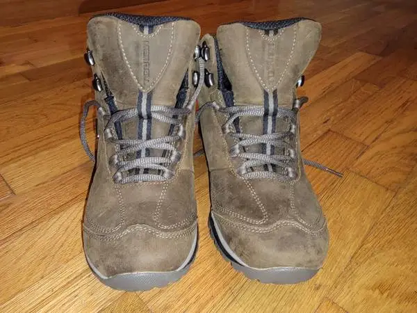 Womens Merrell Hiking Boots Size 9