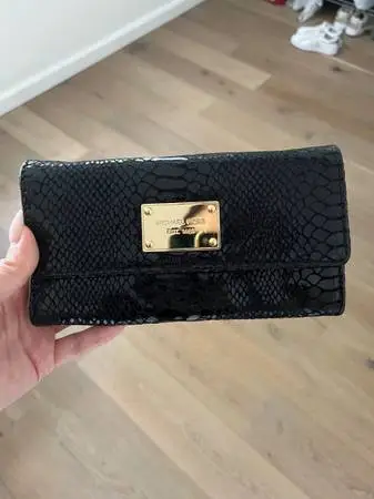 Michael Kors Lady’s Wallet, Pretty Black