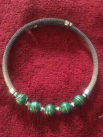 Ladies custome choker (needs polishing )