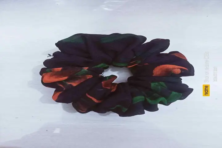 Scranchi hair bend