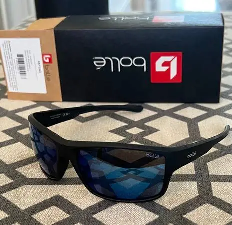 Bolle polarized black sunglasses (NEW)