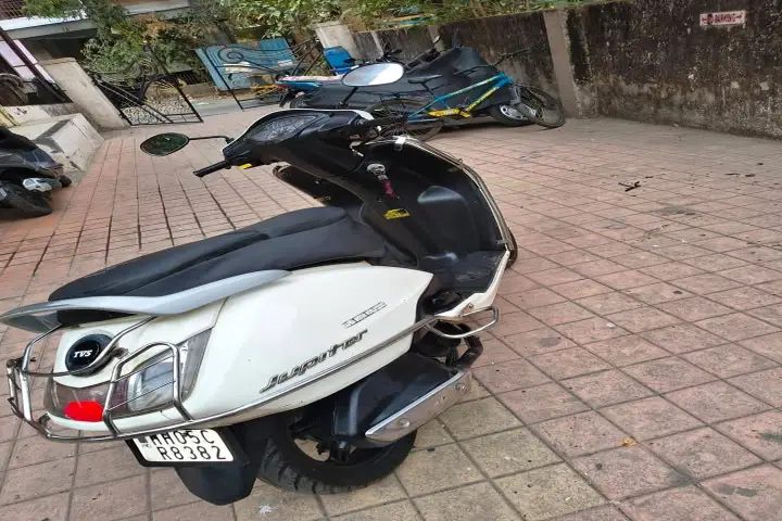 TVS Jupiter BS4 2015
