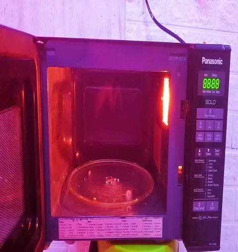 Panasonic 20 Litres Solo Microwave Oven | 51 Auto Cook Menus | Digital Controls | Child lock