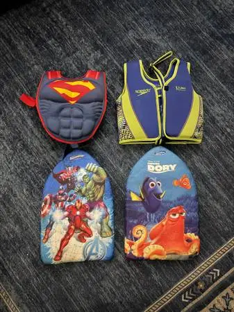 Small Kids Life Vests and Kickboards Bodyboards (READ FULL DESCRIPTION BELOW👇