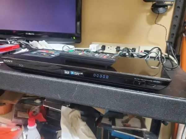 Sony 3D blu-ray player with remote