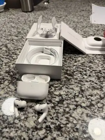 AirPods Pro, Gen1 Magsafe Charging