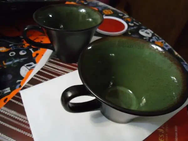Vintage Gibson 8-pc set ceramic drinking cups