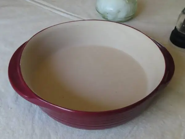 Pampered Chef Stoneware 8-inch baking dish