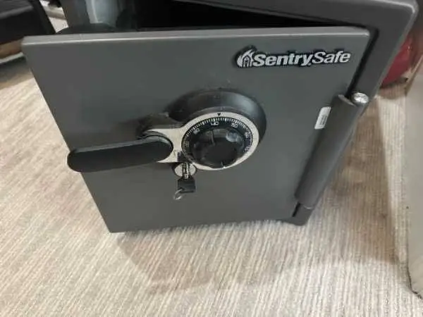 Sentry Safe Fireproof and Waterproof Safe; Read before Replying!