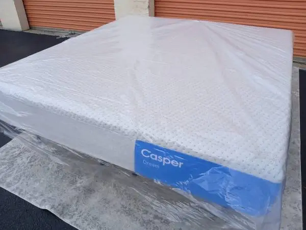 New King Casper Dream Mattress Retail$2000 Rooms to go