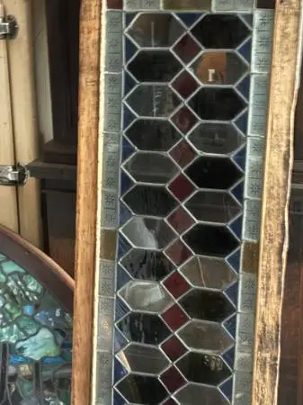 STAIN GLASS WINDOW   VINTAGE.