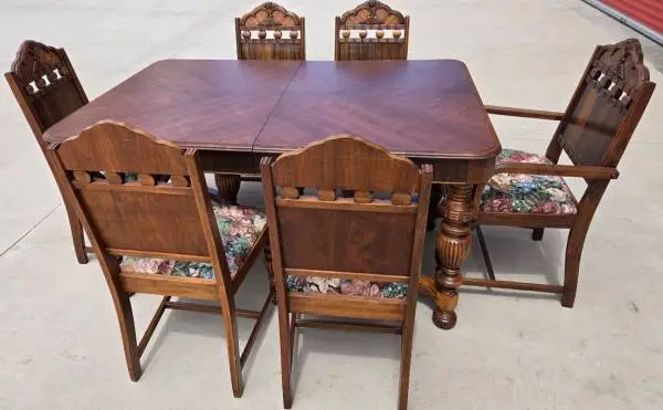 Beautiful Art Deco (30s) Jacobean Buffet, Dining Table, 6 Chair Set