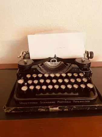 Typewriter Underwood 3 banks antique