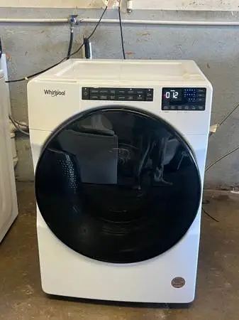 SUPER CAPACITY WHIRLPOOL FRONT LOAD WASHER