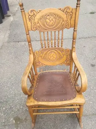 ROCKING CHAIR