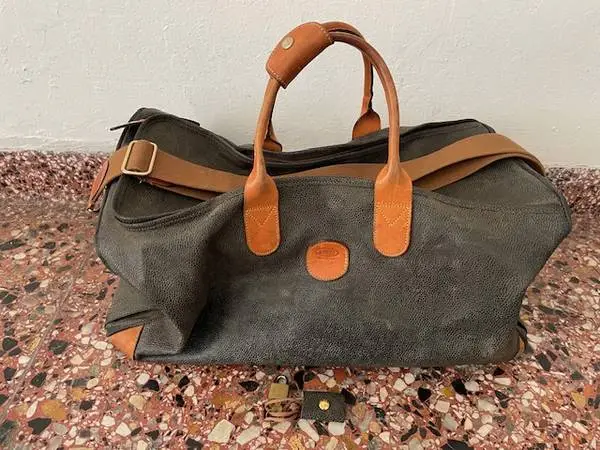 Brics Leather Olive 22 Duffel Bag for Travel- in great condition,