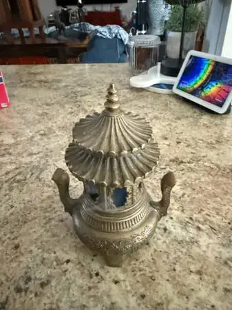 Chinese Style Incense Burner  Beautiful 8 inch decorative Chinese style incense