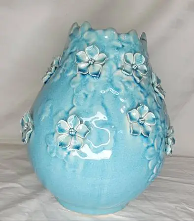 Stunning 3D hand- sculpted floral appliqué vase