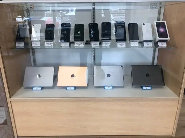iPhones For Sale ! Like New Condition !