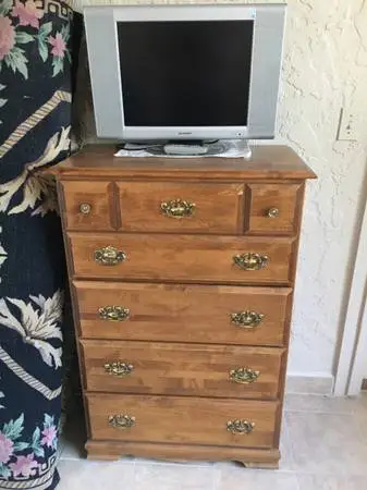 Small 19.5” TV
