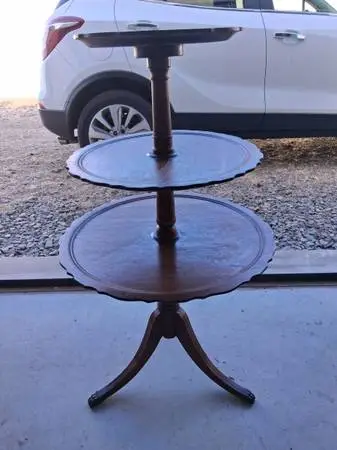 Duncan Phyfe three tire Butler table
