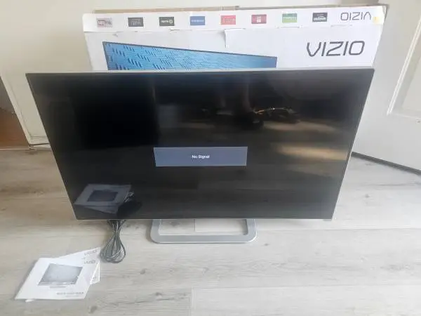 Vizio M422i-B1 42 1080p LED Smart TV With Box Papers Cable