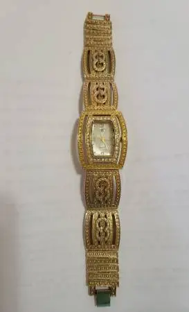 Womens Wrist Watch - Gold Color Metal - New Battery