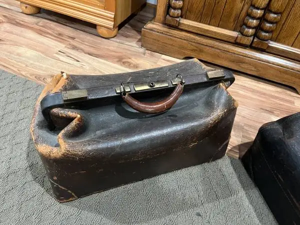 Antique Doctor, Physician, RN or Nurse Bag