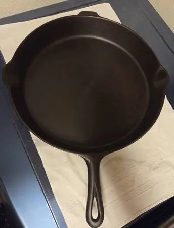 #14 Cast Iron Unmarked Griswold Skillet-read description