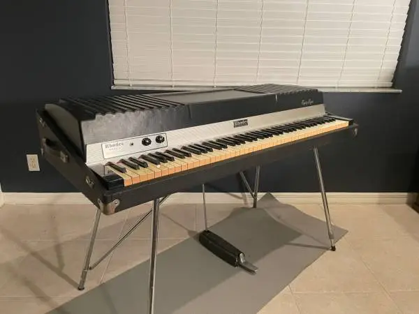Fender Rhodes Mark I Stage Piano 88-Key Electric Piano 1972 - 1974 - Black Round