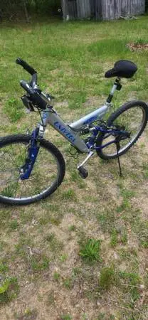 UNIVEGA DS900 Mountain bike