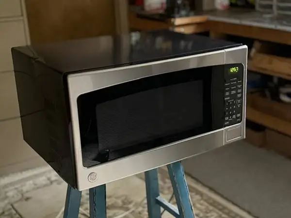 NEW! GE Countertop Microwave Oven, Stainless Steel, 200 W, 2 Cu.Ft.