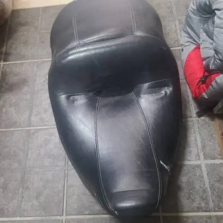 Harley seat as is little tear