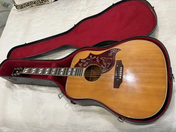 Original 1969 Gibson Hummingbird with case