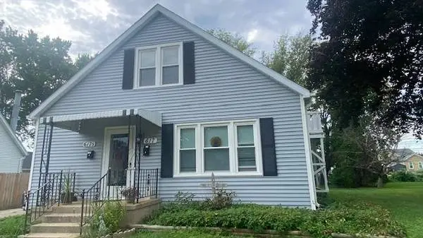 Jefferson Duplex, Lg. Upper 1 Bedroom, Newer Paint, Flooring, Applianc