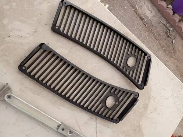 1963 1964 1965 1966 1967 Corvette NOS wiper grilles GM 3797077 3797078