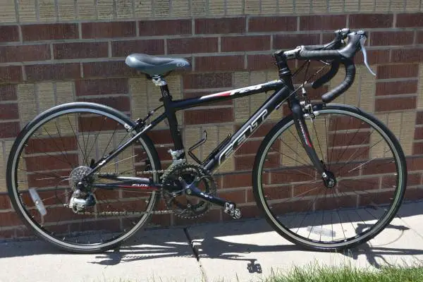 Road SMALL YOUTH Felt Jr F24 Road Bike Carbon Fork Shimano ~ TUNED UP!