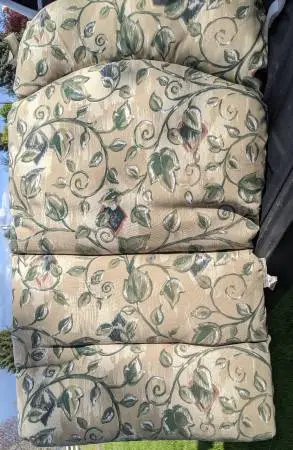 $ reduced - Patio / Yard chair lounger cushions