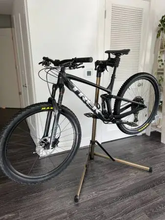 2021 Trek Top Fuel 8 NX 29er (Size: M/L)