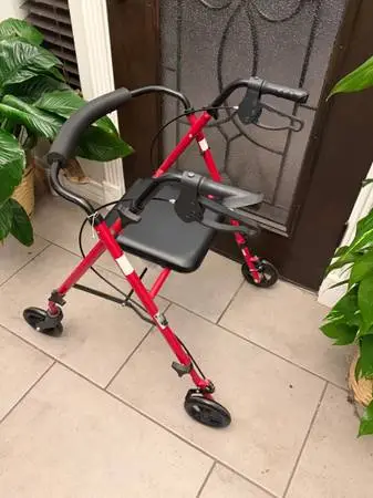 New walker on wheels with seat