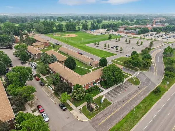 Dog Park, 2bd 1ba, in Hopkins MN