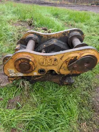 Excavator hydraulic pin grabber quick change JRB brand
