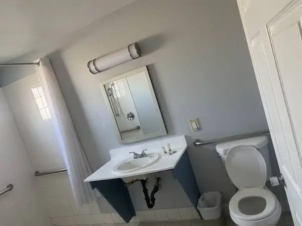 Easy Access to I-10 and 101 Freeways, Air Conditioning, Swimming Pool