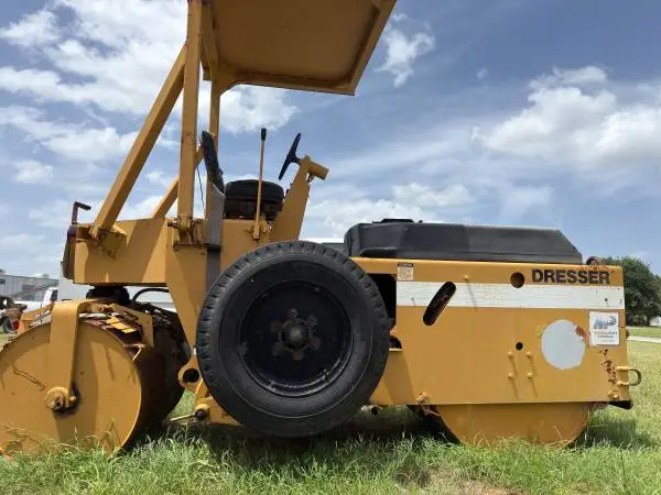 Dresser S4-6B Dual Drum Vibratory Roller – Ready to Work