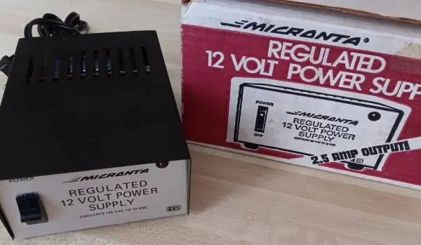 Micronta Radio Shack Regulated 12V Power Supply 120VAC 2-1/2 Amps