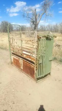 Roping Chute --- manual  release --- Or Best Offer
