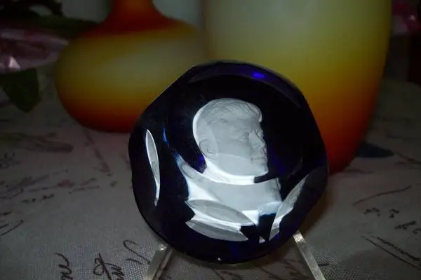 1963-Baccarat John F Kennedy-6 Sided Sulfide PaperweightPerfect!
