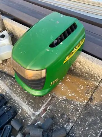 John Deere  lawn mower L 120 hood  and gas tank, simplicity gas tank