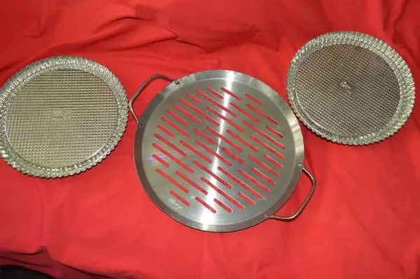 The Pampered Chef (lot of 2) Tart Flan Baking Pans 10 plus 12 Pizza