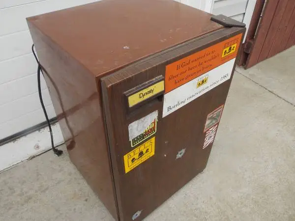 Dynasty Mini Fridge Refrigerator Garage Dorm Room Basement